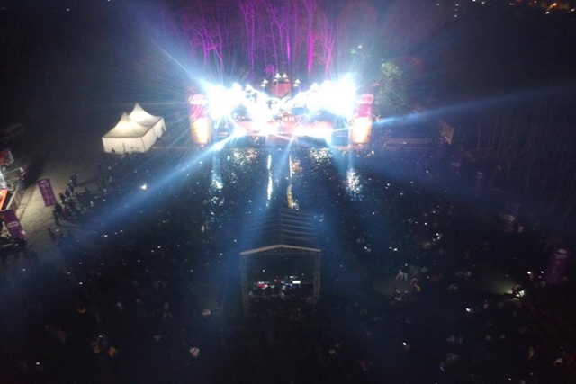 Jamrud Konser di Seven Dream City
